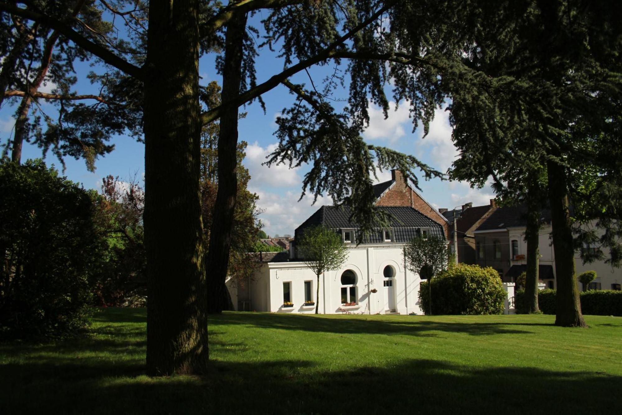 Gite De La Conciergerie Du Cheval Blanc Luttre Dış mekan fotoğraf